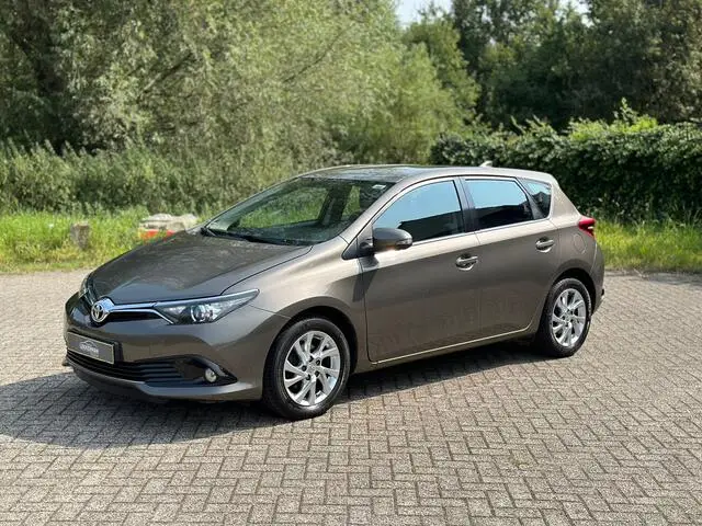 Photo 1 : Toyota Auris 2016 Petrol