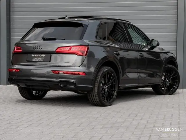 Photo 1 : Audi Q5 2020 Hybrid