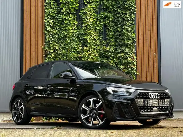 Photo 1 : Audi A1 2019 Petrol