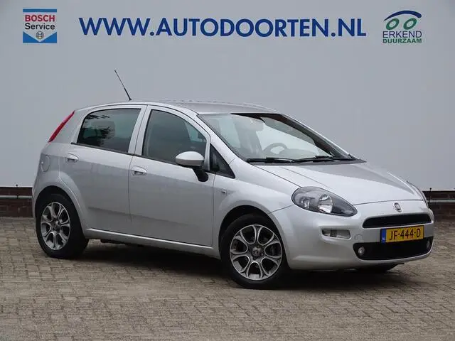 Photo 1 : Fiat Punto 2016 Petrol