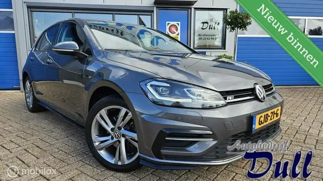 Photo 1 : Volkswagen Golf 2017 Petrol