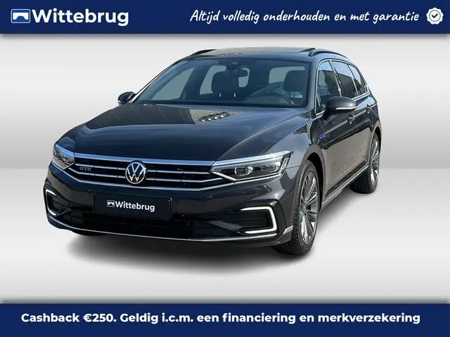 Photo 1 : Volkswagen Passat 2021 Hybride