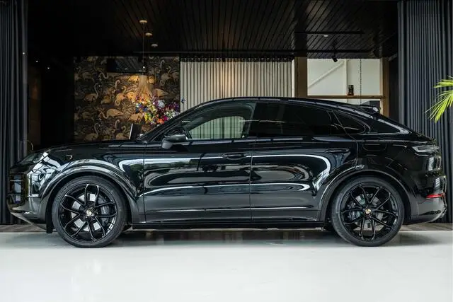 Photo 1 : Porsche Cayenne 2024 Hybrid