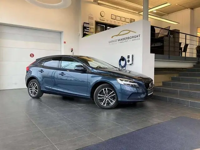 Photo 1 : Volvo V40 2020 Essence