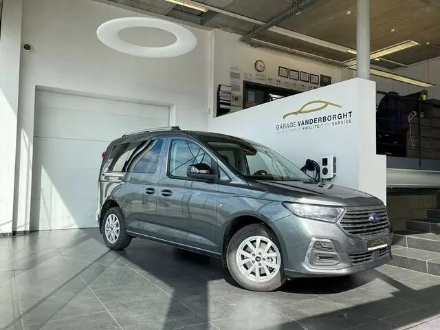 Photo 1 : Ford Tourneo 2024 Essence