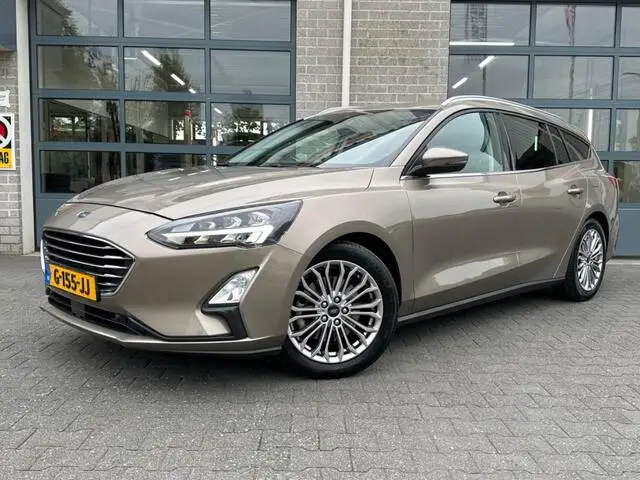 Photo 1 : Ford Focus 2019 Petrol