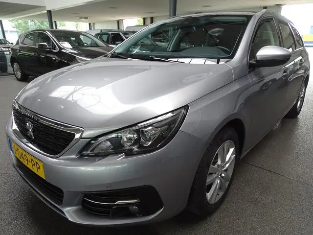 Photo 1 : Peugeot 308 2020 Petrol