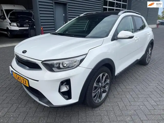 Photo 1 : Kia Stonic 2018 Petrol