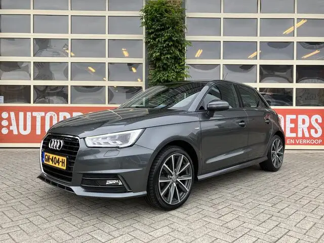 Photo 1 : Audi A1 2015 Essence