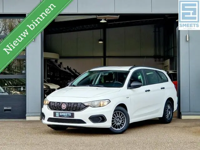 Photo 1 : Fiat Tipo 2018 Petrol