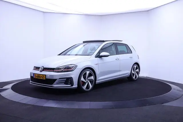 Photo 1 : Volkswagen Golf 2017 Essence