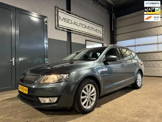 Photo 1 : Skoda Octavia 2016 Petrol