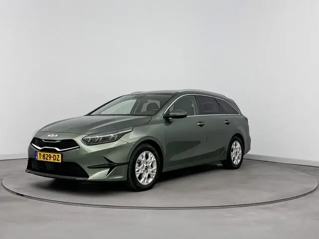 Photo 1 : Kia Ceed 2023 Petrol