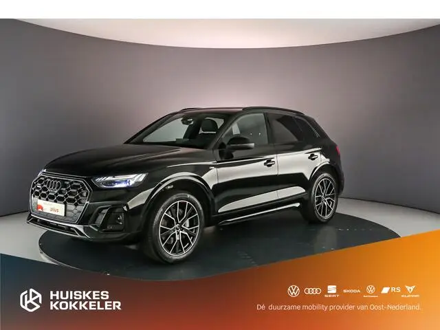 Photo 1 : Audi Q5 2023 Hybrid