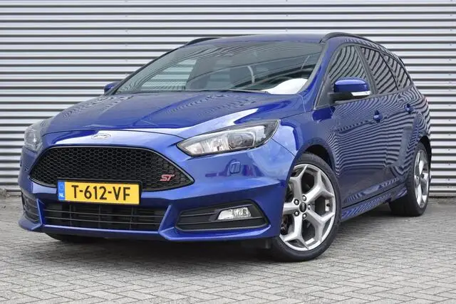 Photo 1 : Ford Focus 2018 Petrol