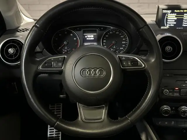 Photo 1 : Audi A1 2015 Petrol