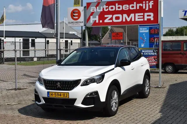 Photo 1 : Peugeot 3008 2020 Petrol