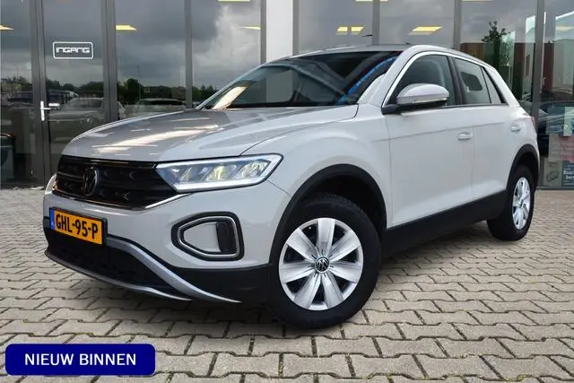 Photo 1 : Volkswagen T-roc 2022 Essence