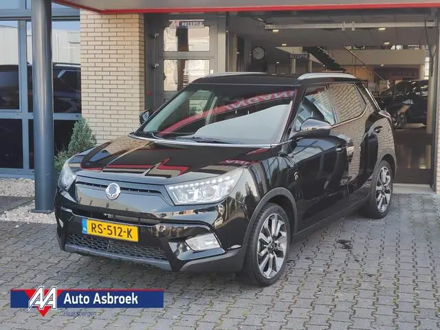 Photo 1 : Ssangyong Tivoli 2015 Petrol