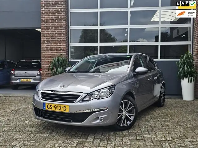 Photo 1 : Peugeot 308 2015 Petrol