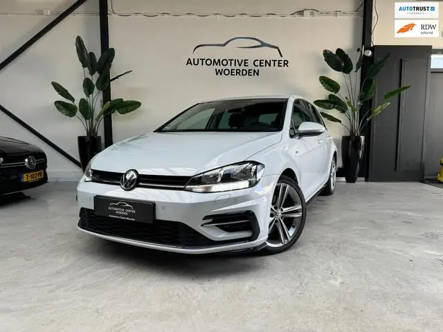 Photo 1 : Volkswagen Golf 2018 Essence