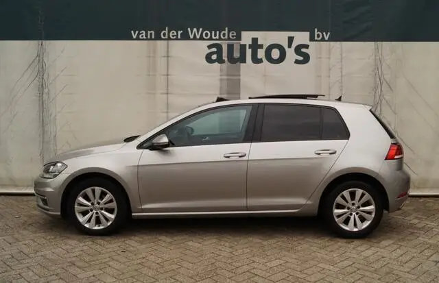 Photo 1 : Volkswagen Golf 2019 Petrol