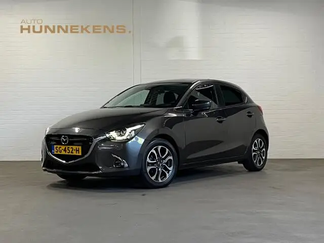 Photo 1 : Mazda 2 2018 Petrol