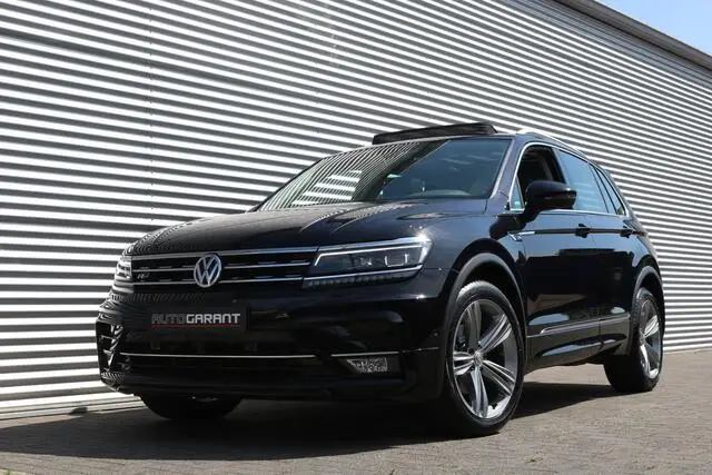 Photo 1 : Volkswagen Tiguan 2019 Essence