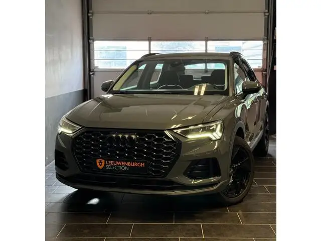 Photo 1 : Audi Q3 2019 Essence