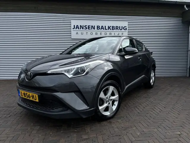 Photo 1 : Toyota C-hr 2018 Petrol