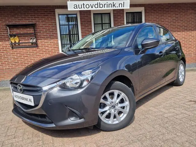 Photo 1 : Mazda 2 2018 Petrol