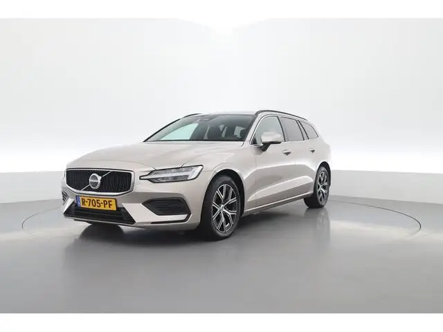 Photo 1 : Volvo V60 2022 Essence