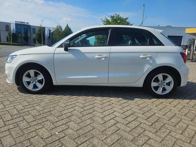 Photo 1 : Audi A1 2017 Petrol