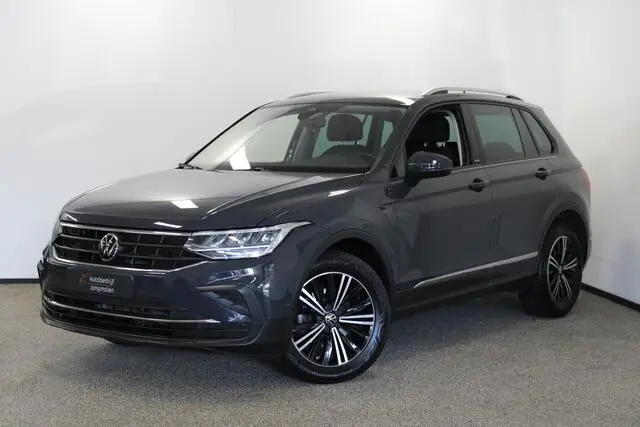 Photo 1 : Volkswagen Tiguan 2022 Essence