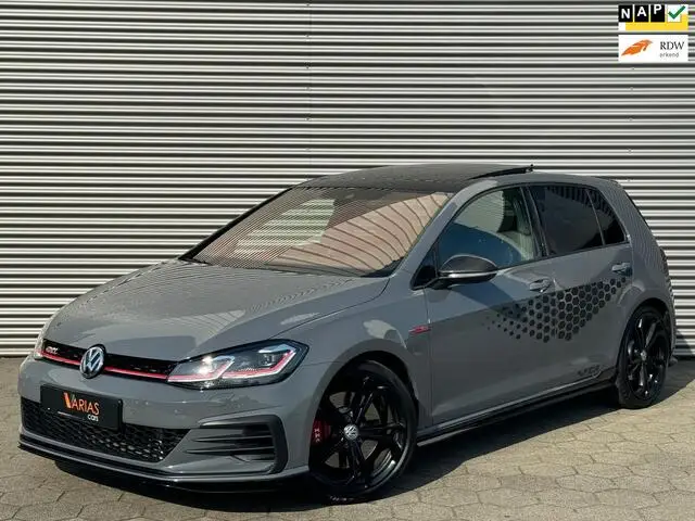 Photo 1 : Volkswagen Golf 2019 Essence