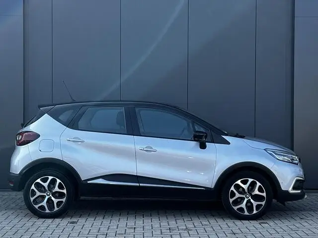 Photo 1 : Renault Captur 2017 Essence