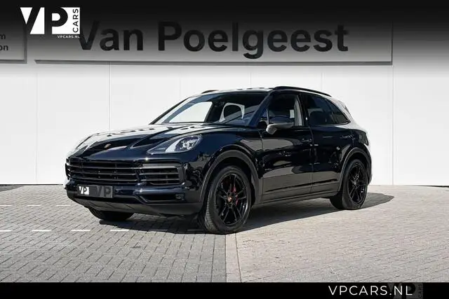 Photo 1 : Porsche Cayenne 2022 Petrol