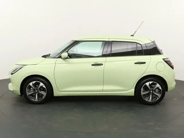 Photo 1 : Suzuki Swift 2024 Petrol