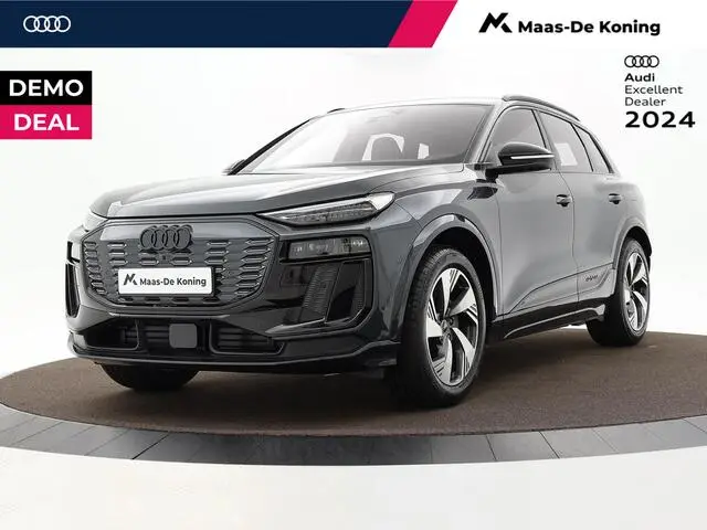 Photo 1 : Audi E-tron 2024 Électrique