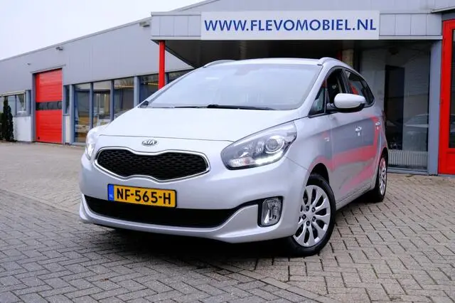 Photo 1 : Kia Carens 2017 Petrol