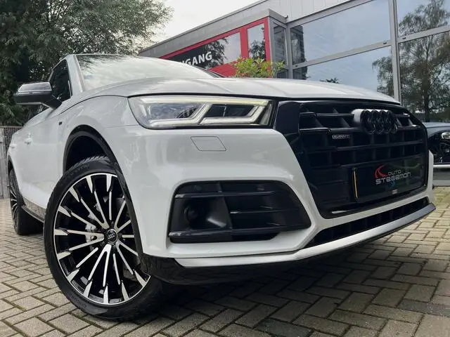 Photo 1 : Audi Q5 2019 Essence