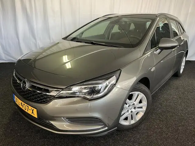 Photo 1 : Opel Astra 2019 Petrol