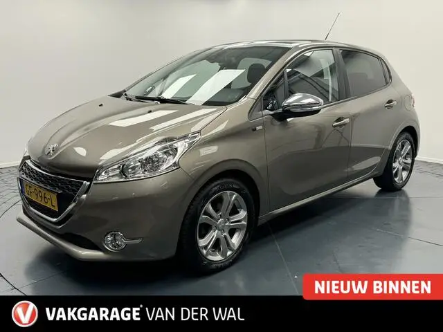 Photo 1 : Peugeot 208 2015 Petrol