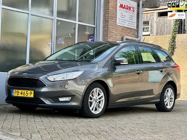 Photo 1 : Ford Focus 2017 Petrol