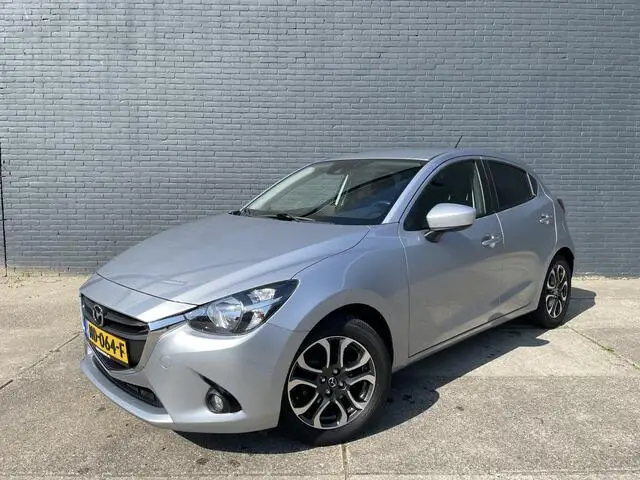 Photo 1 : Mazda 2 2017 Essence