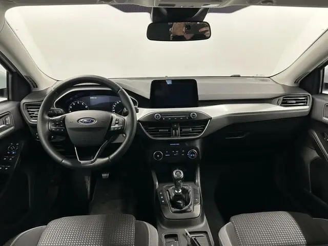 Photo 1 : Ford Focus 2020 Petrol