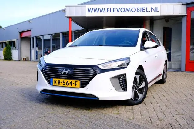 Photo 1 : Hyundai Ioniq 2016 Hybrid