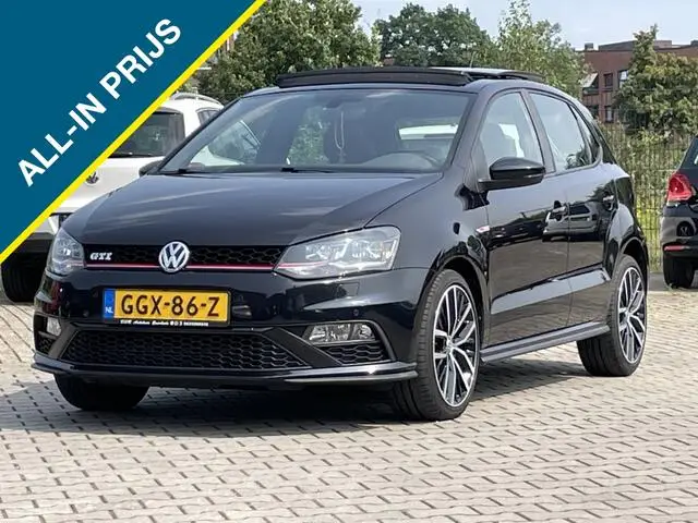 Photo 1 : Volkswagen Polo 2016 Petrol