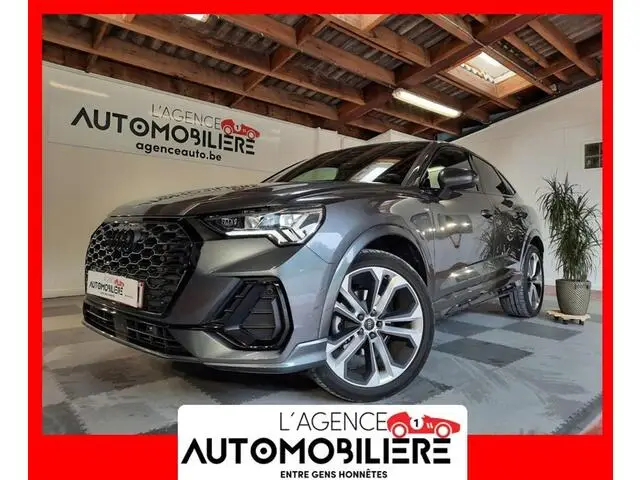 Photo 1 : Audi Q3 2023 Essence