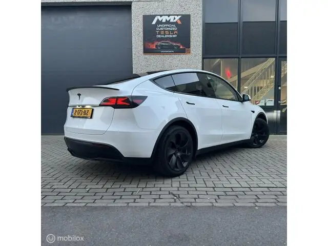 Photo 1 : Tesla Model Y 2023 Électrique